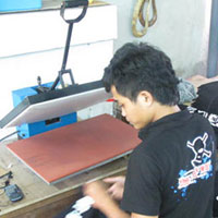 Pressing the shirt print